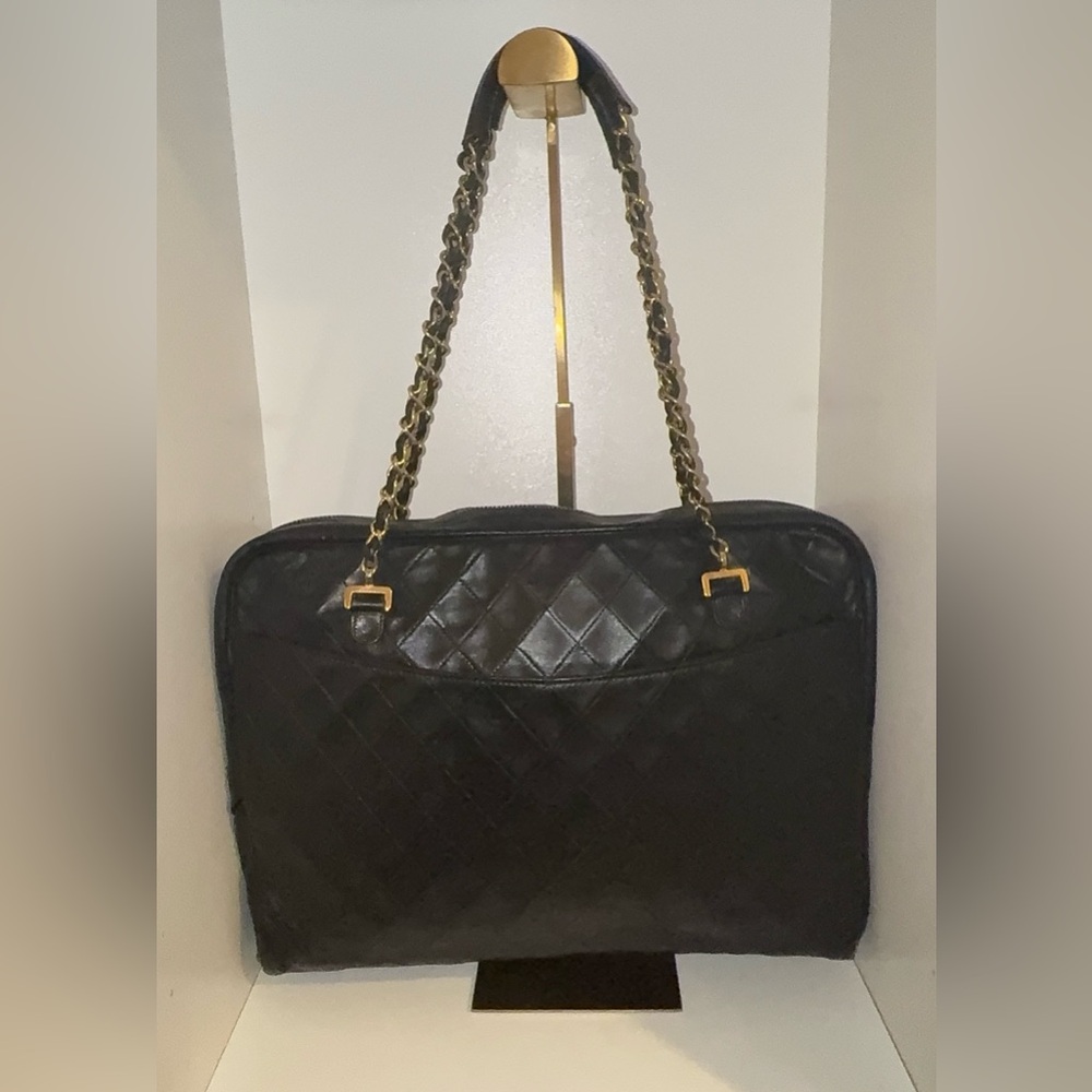 Vintage Chanel Lambskin Quilted Shoulder Bag with 24K gold hardware (Series 0)